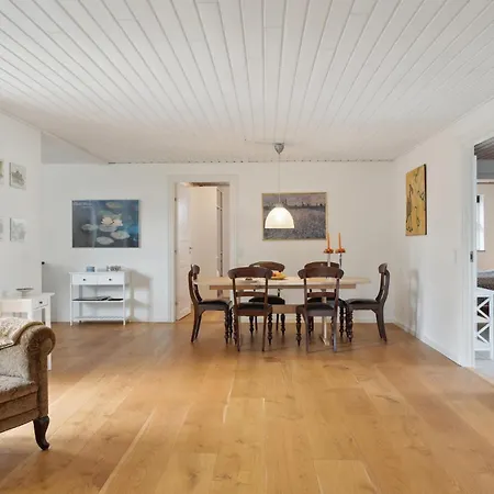 Beautiful In Juelsminde With House Sea View Ferienhaus
