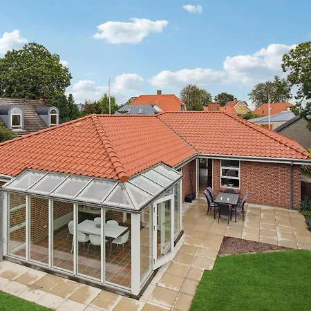 Beautiful In Juelsminde With House Sea View Ferienhaus